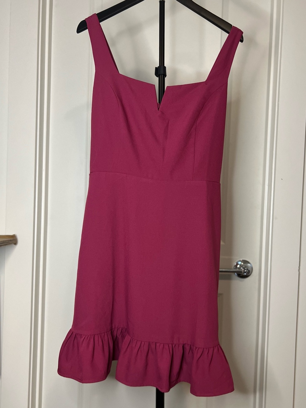 The Commons Berry Fit & Flare Mini Dress L | Pockets | Boned V-Neck | Ruffle Hem